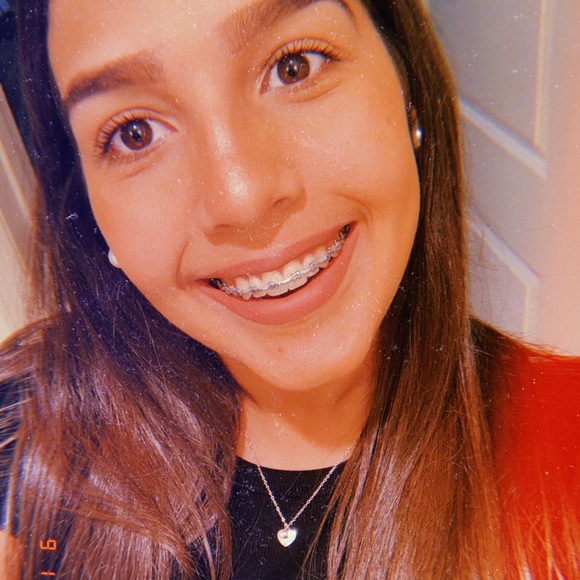 Meet your Posher, Alexandra - Picture 1 of 1